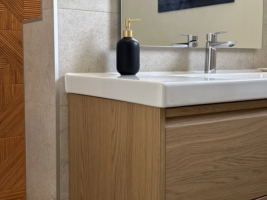 SALLE D'EAU SOUS RAMPANTS